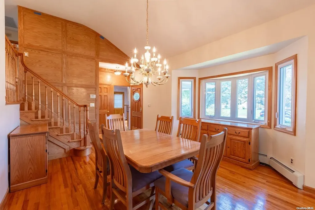 979 Aberdeen Road Bay Shore NY 11706