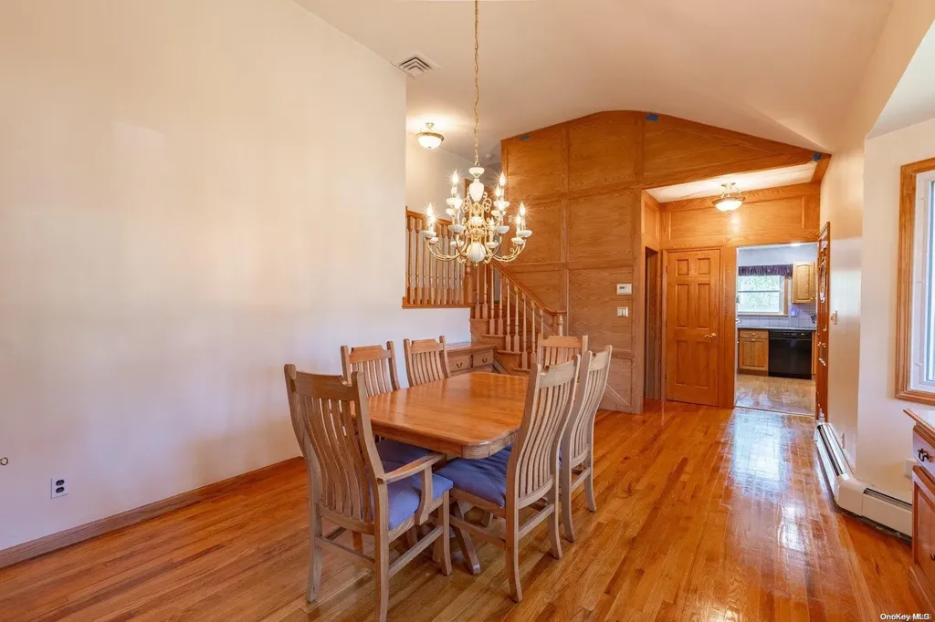 979 Aberdeen Road Bay Shore NY 11706