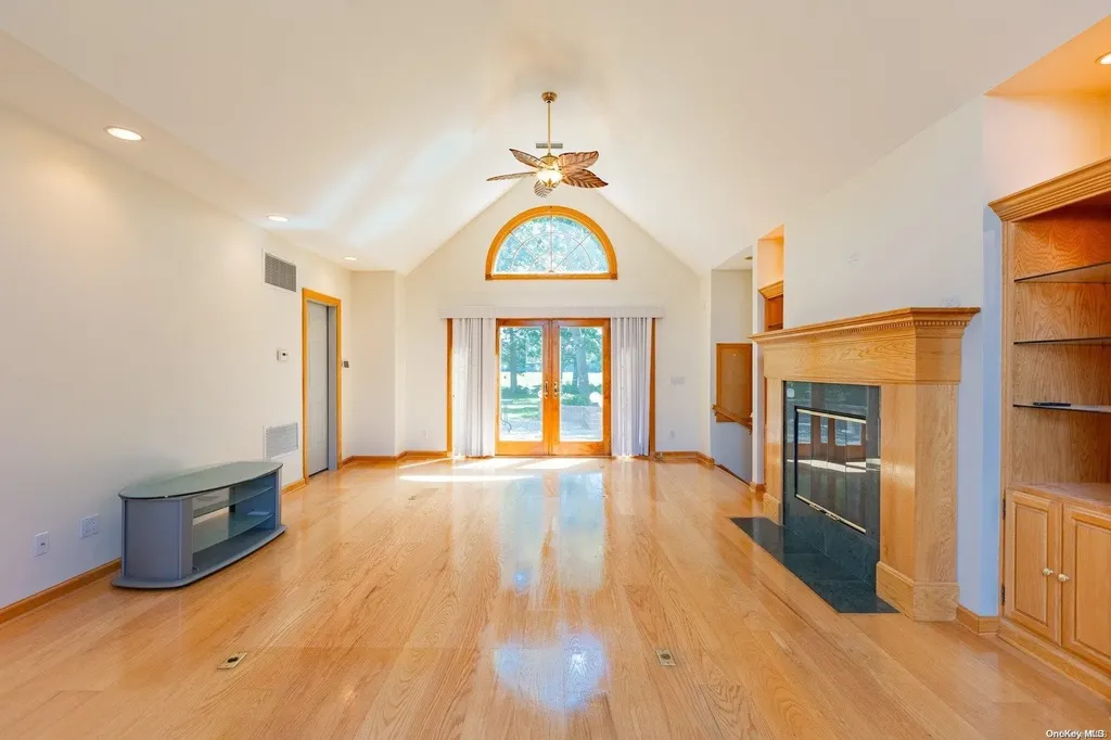 979 Aberdeen Road Bay Shore NY 11706