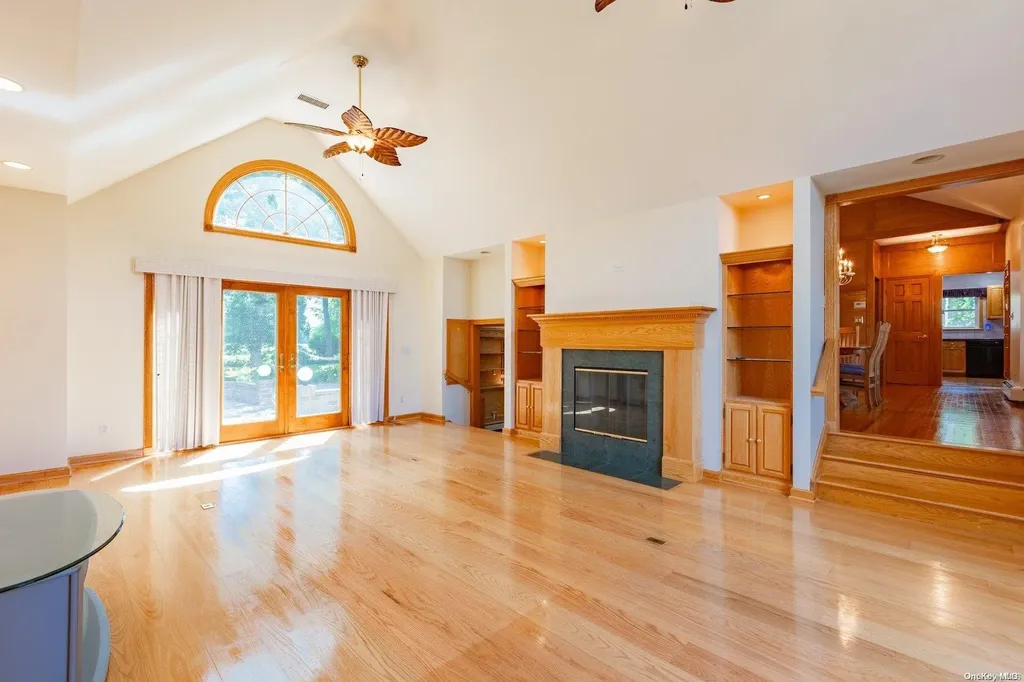 979 Aberdeen Road Bay Shore NY 11706