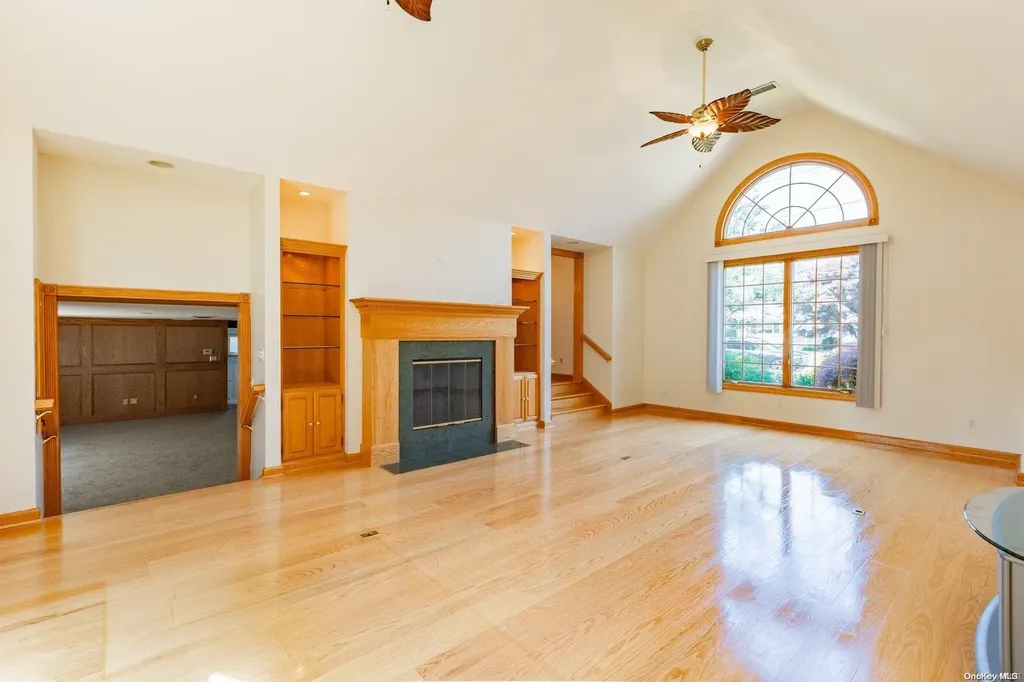 979 Aberdeen Road Bay Shore NY 11706