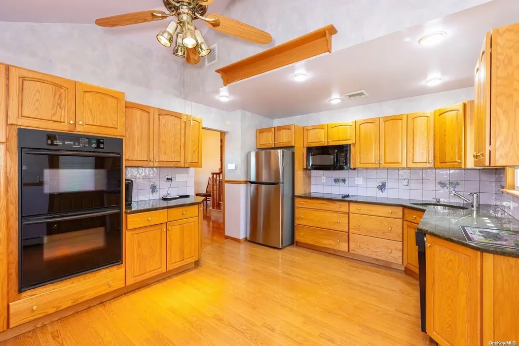 979 Aberdeen Road Bay Shore NY 11706