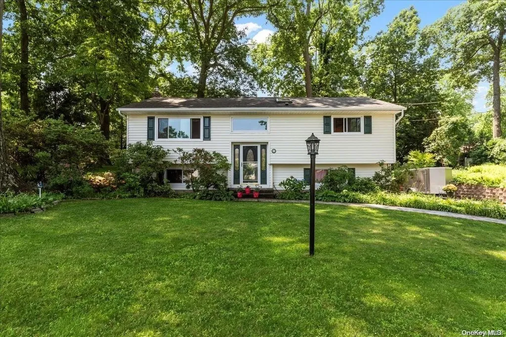 18 Balis Drive Kings Park NY 11754