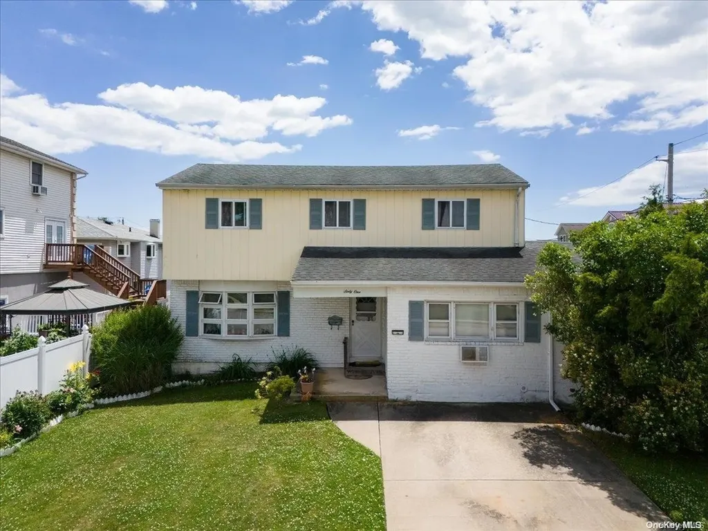 61 Bryant Street Freeport NY 11520