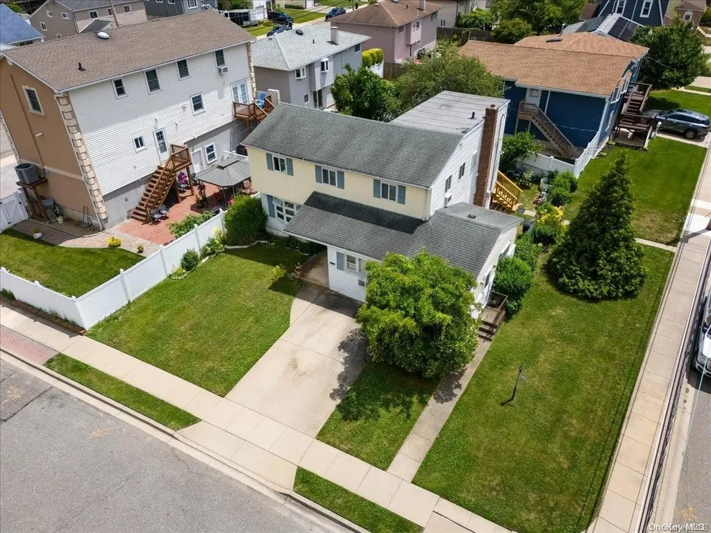 61 Bryant Street Freeport NY 11520