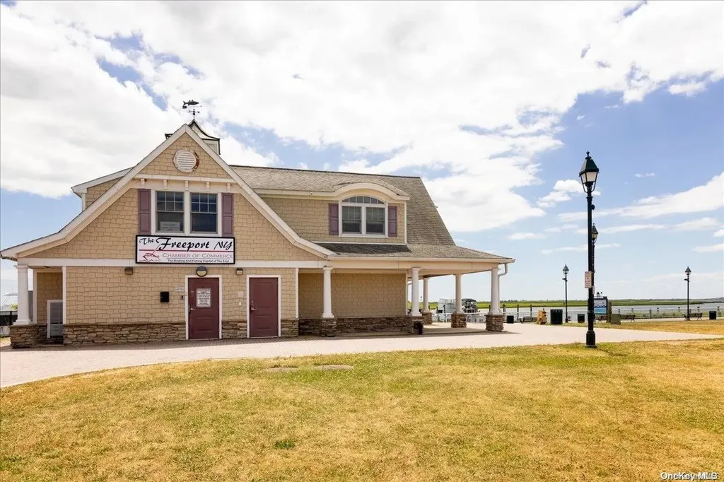 61 Bryant Street Freeport NY 11520