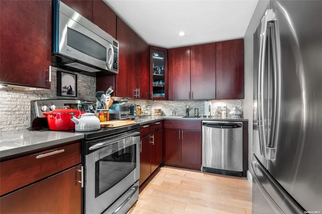162-20 9th Avenue Beechhurst NY 11357