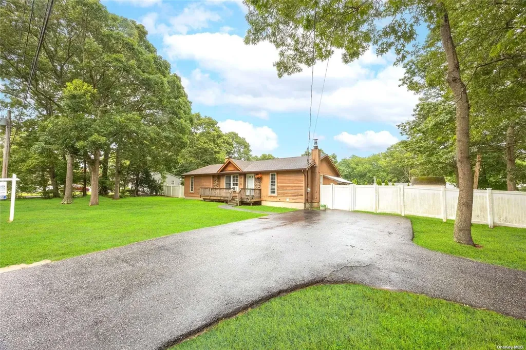49 Concord Road Shirley NY 11967