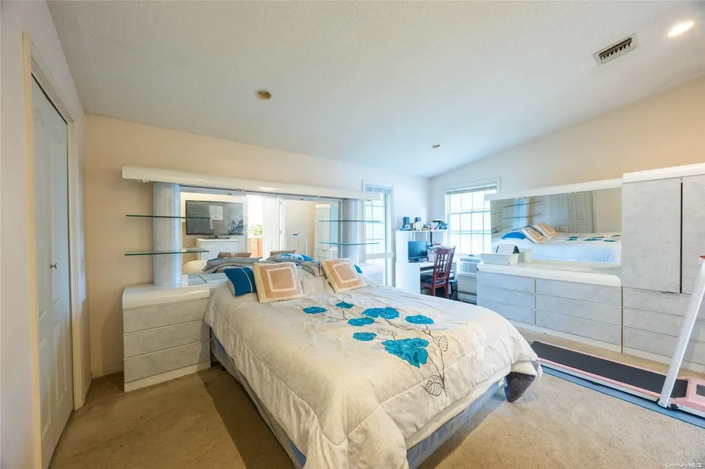 49 Concord Road Shirley NY 11967