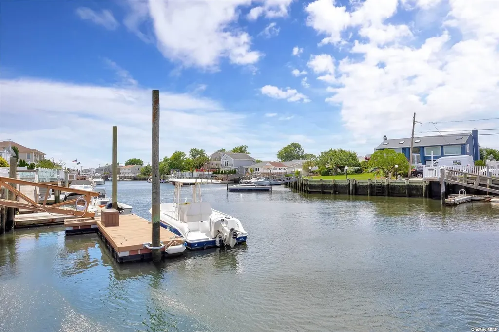 3472 Riverside Drive Oceanside NY 11572