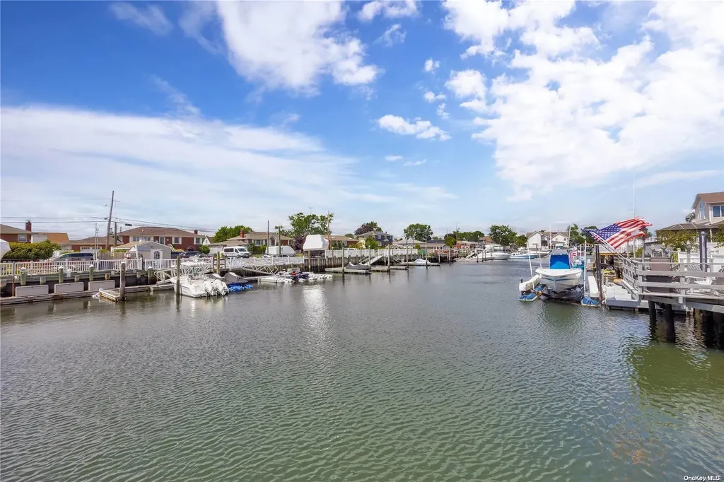 3472 Riverside Drive Oceanside NY 11572