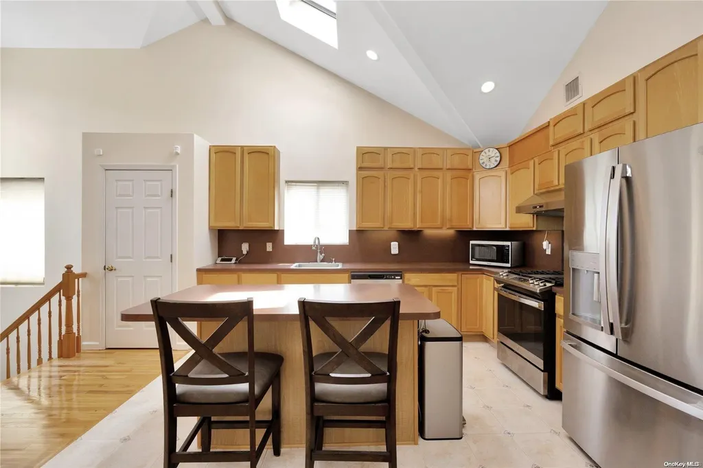 3472 Riverside Drive Oceanside NY 11572