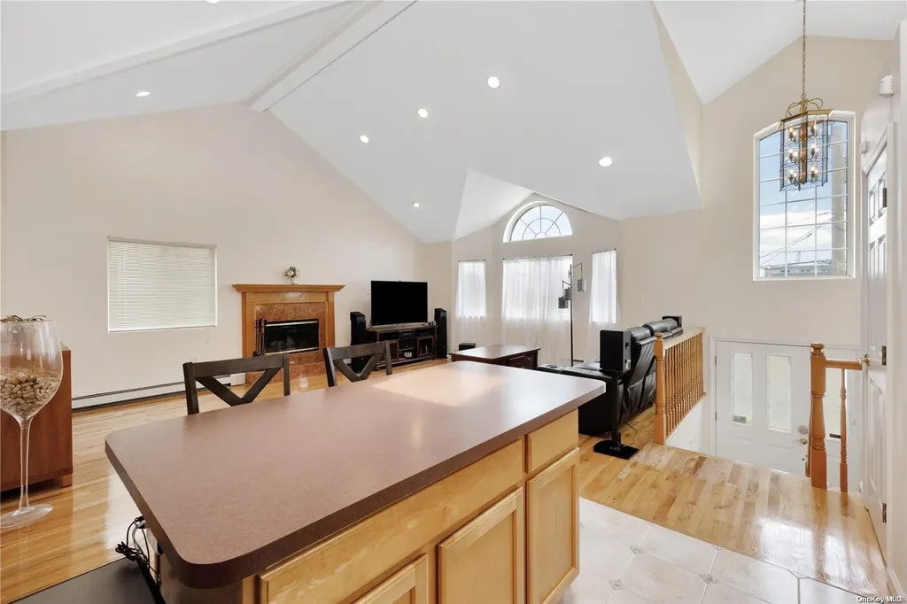 3472 Riverside Drive Oceanside NY 11572