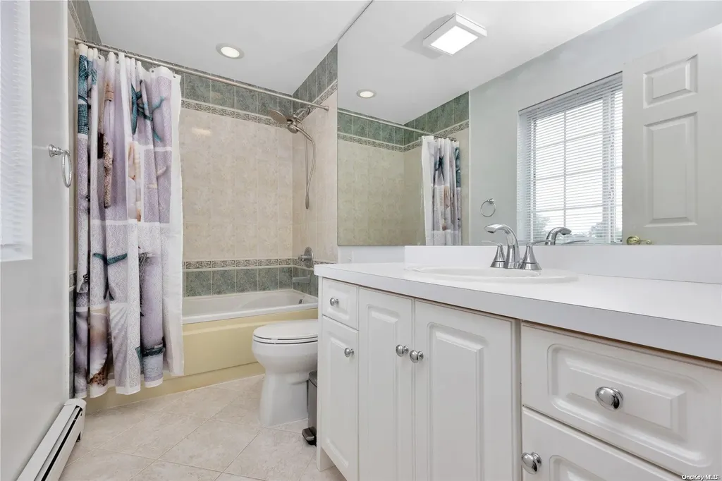 3472 Riverside Drive Oceanside NY 11572