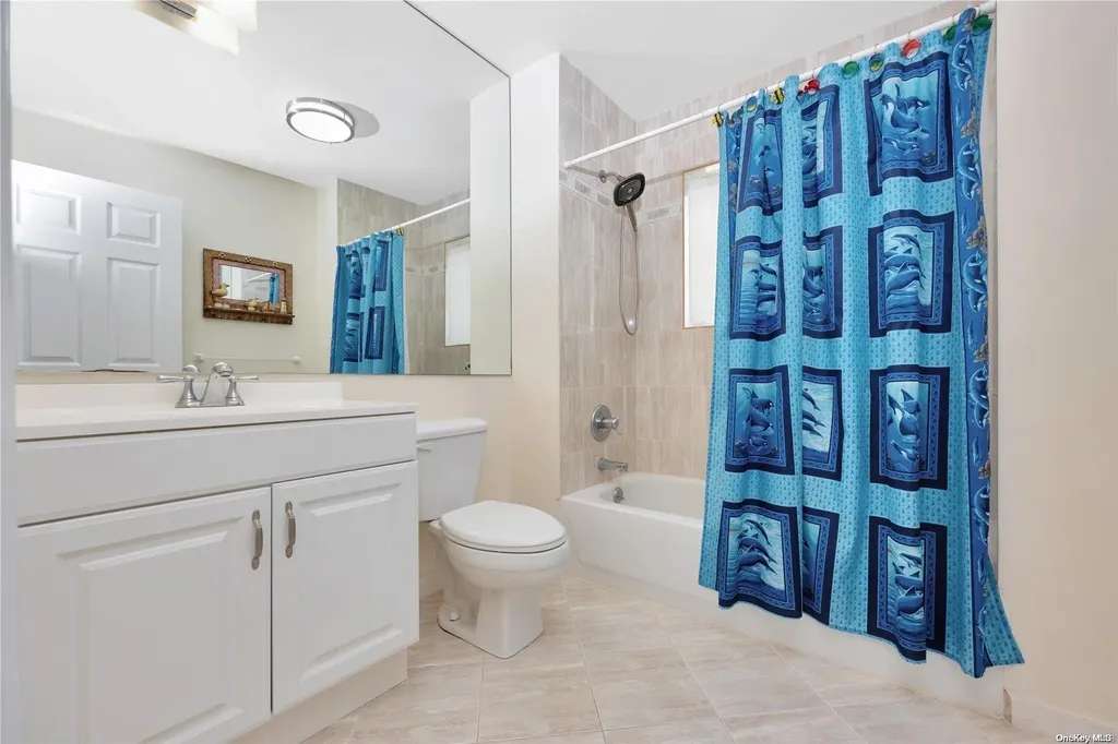 3472 Riverside Drive Oceanside NY 11572