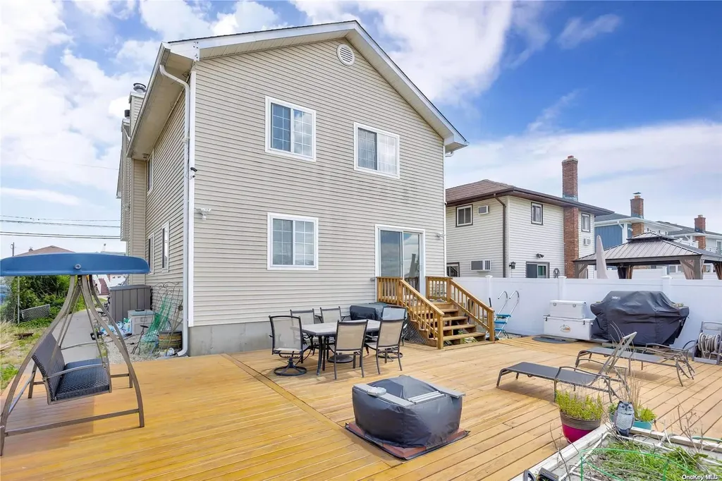 3472 Riverside Drive Oceanside NY 11572