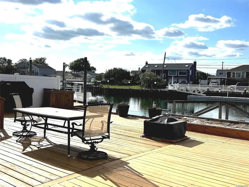 3472 Riverside Drive Oceanside NY 11572
