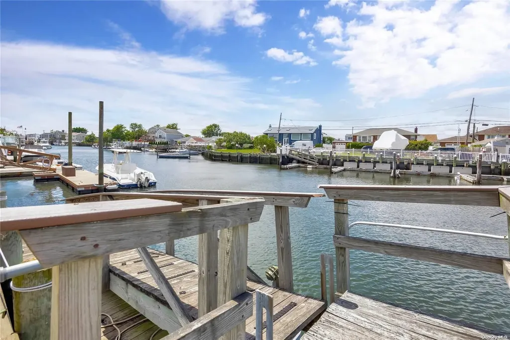 3472 Riverside Drive Oceanside NY 11572