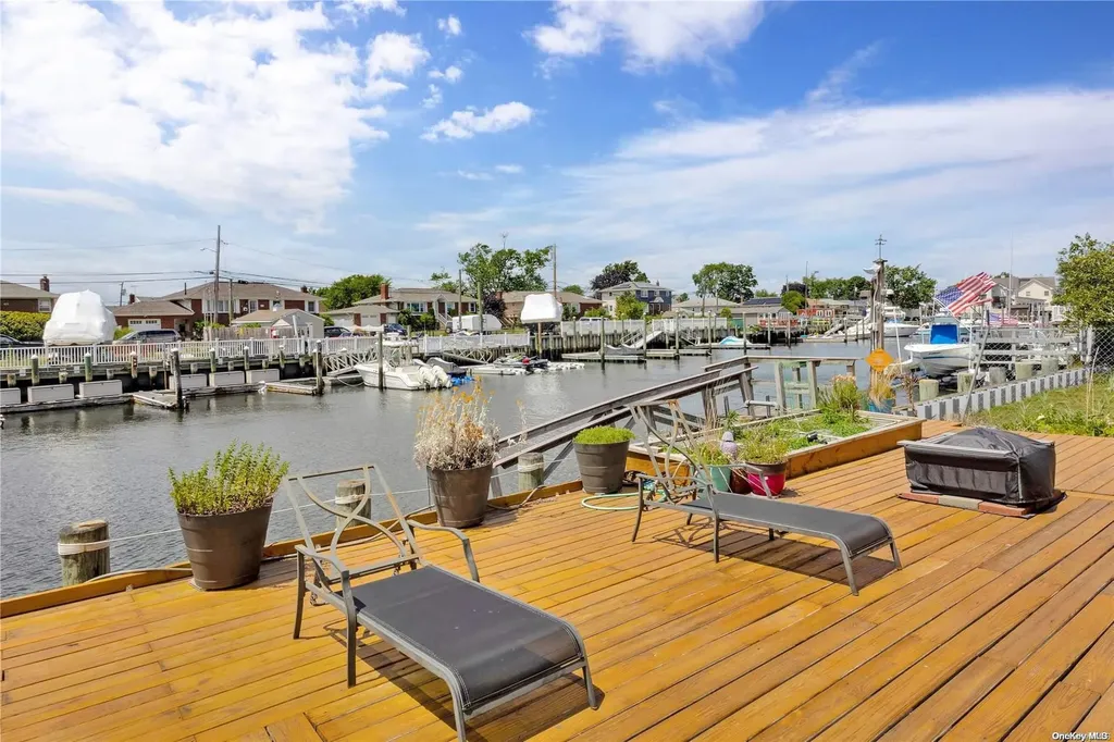 3472 Riverside Drive Oceanside NY 11572
