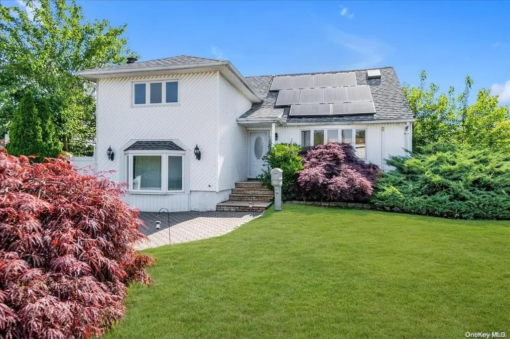 34 Marbourne Road Bethpage NY 11714