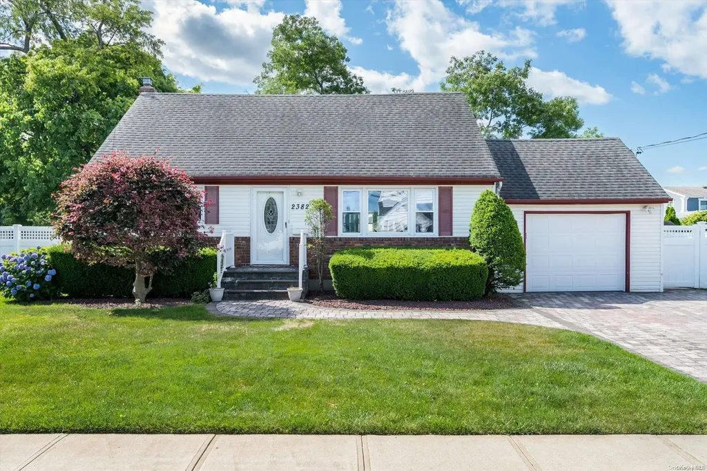 2382 Elbert Avenue North Bellmore NY 11710