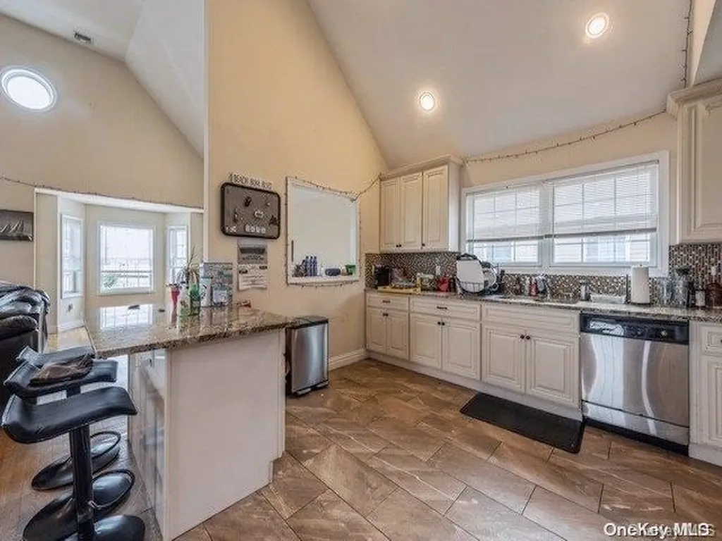 305 Roosevelt Boulevard Long Beach NY 11561