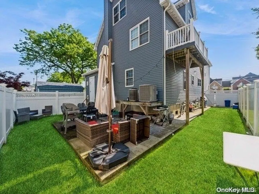 305 Roosevelt Boulevard Long Beach NY 11561