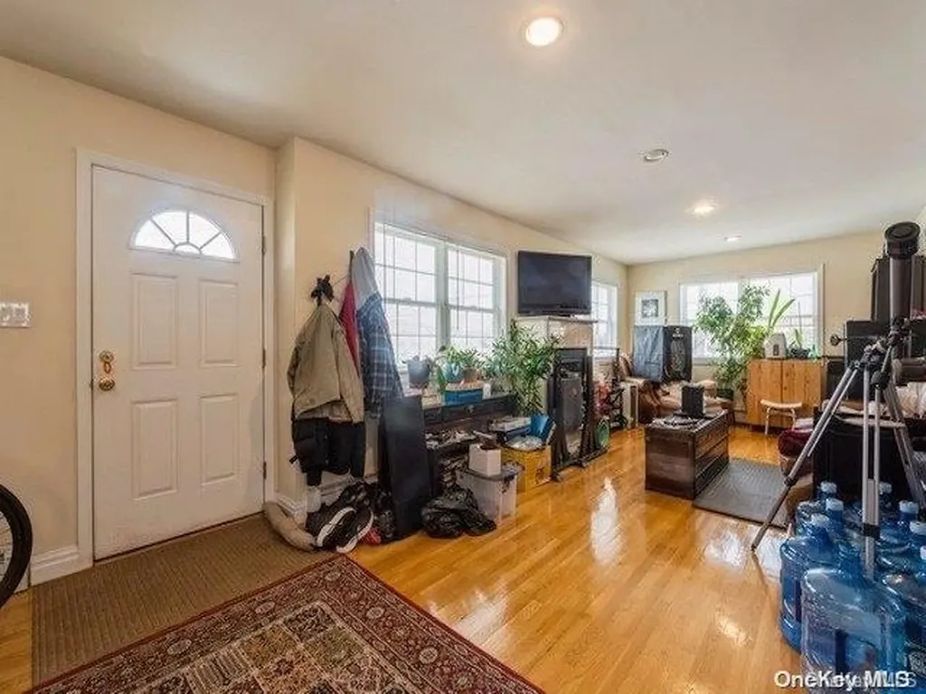 305 Roosevelt Boulevard Long Beach NY 11561