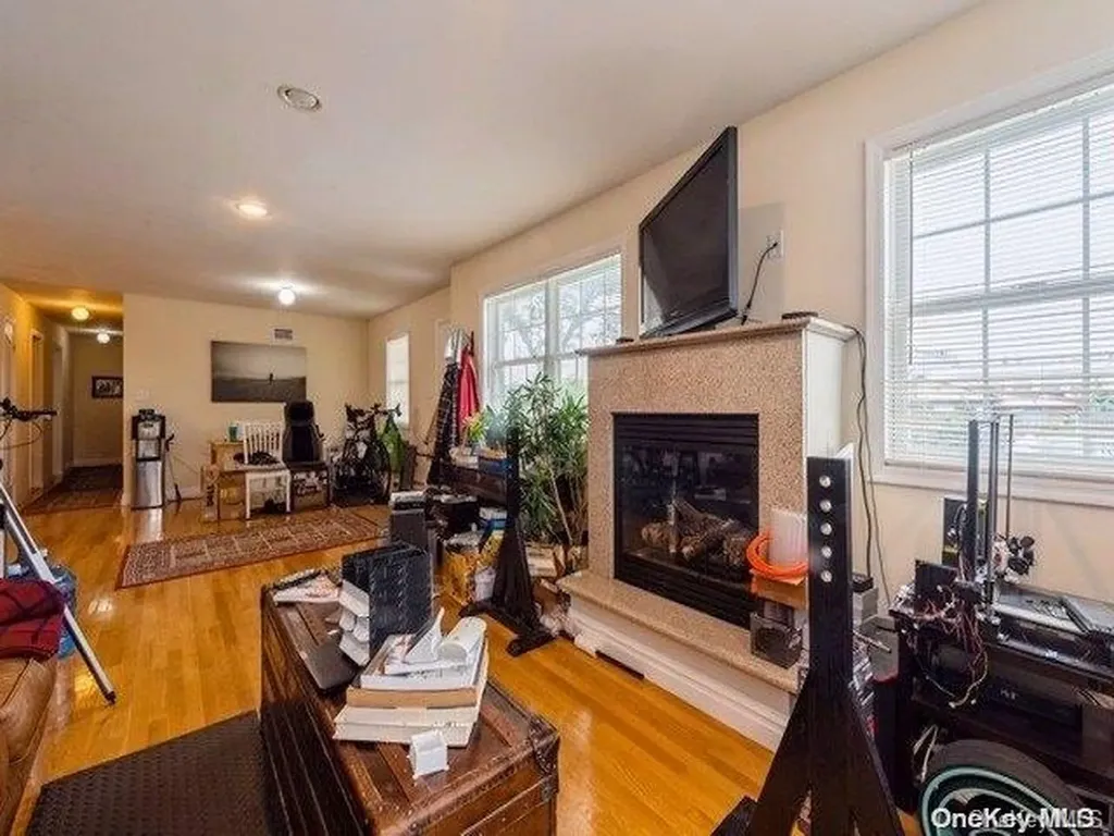 305 Roosevelt Boulevard Long Beach NY 11561