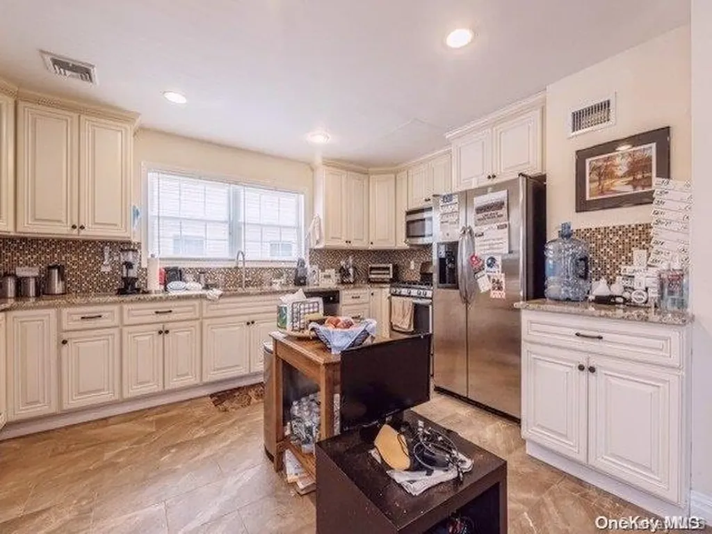 305 Roosevelt Boulevard Long Beach NY 11561