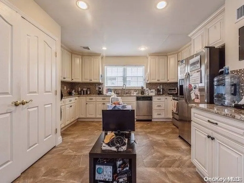 305 Roosevelt Boulevard Long Beach NY 11561