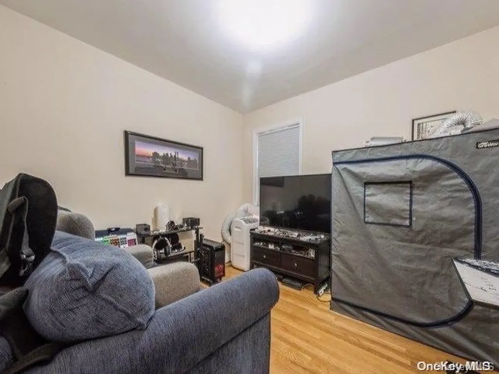 305 Roosevelt Boulevard Long Beach NY 11561
