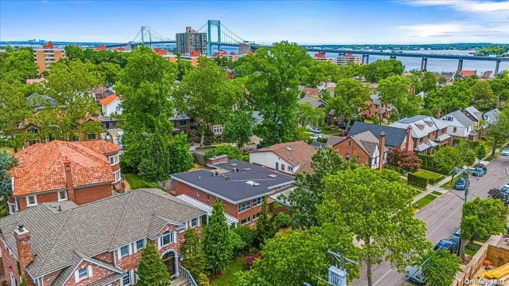 162-15 14th Avenue Beechhurst NY 11357