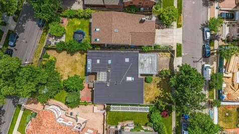 162-15 14th Avenue Beechhurst NY 11357