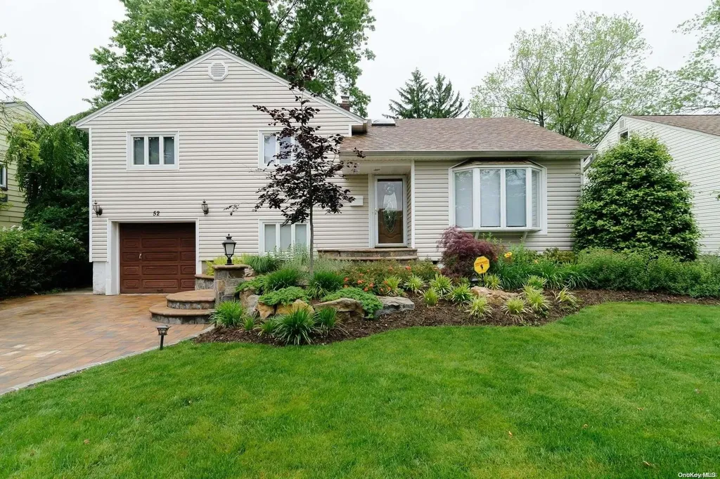 52 Circle Drive Syosset NY 11791