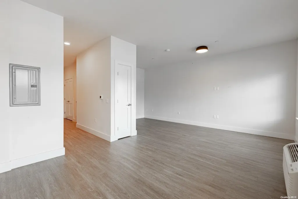 11 Maple Avenue Bay Shore NY 11706