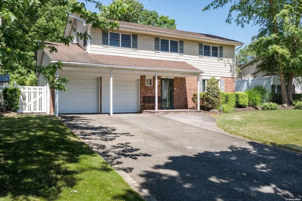 10 Amherst Lane Smithtown NY 11787