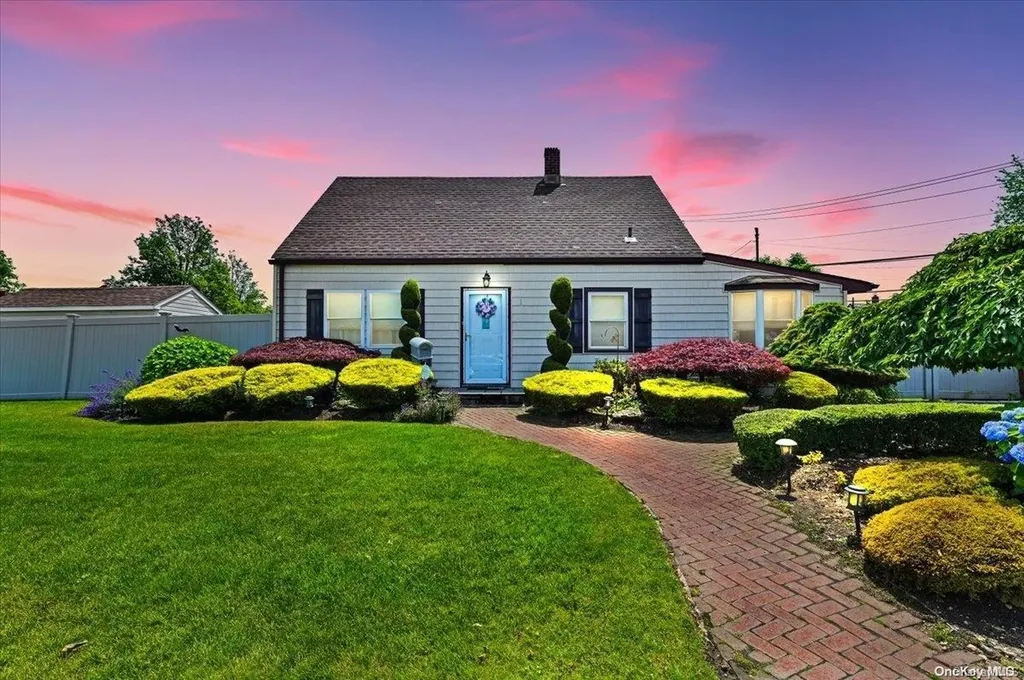 1 Cord Lane Levittown NY 11756