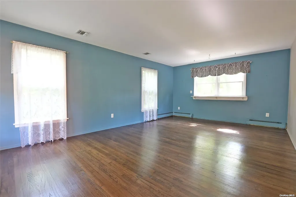 11 Southgate Shoreham NY 11786