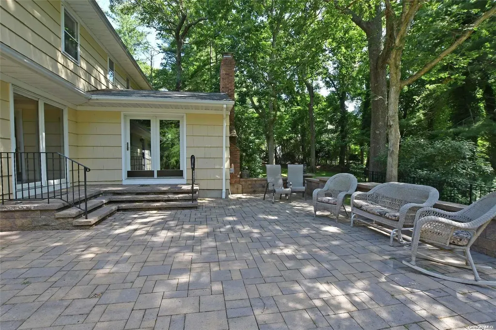 11 Southgate Shoreham NY 11786