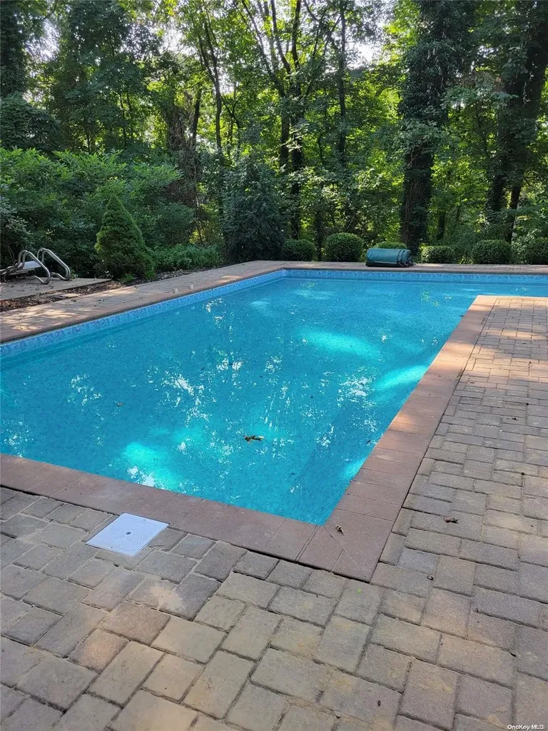 11 Southgate Shoreham NY 11786