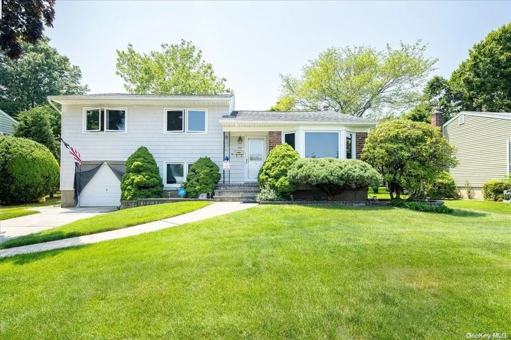 94 Cedar Drive Farmingdale NY 11735