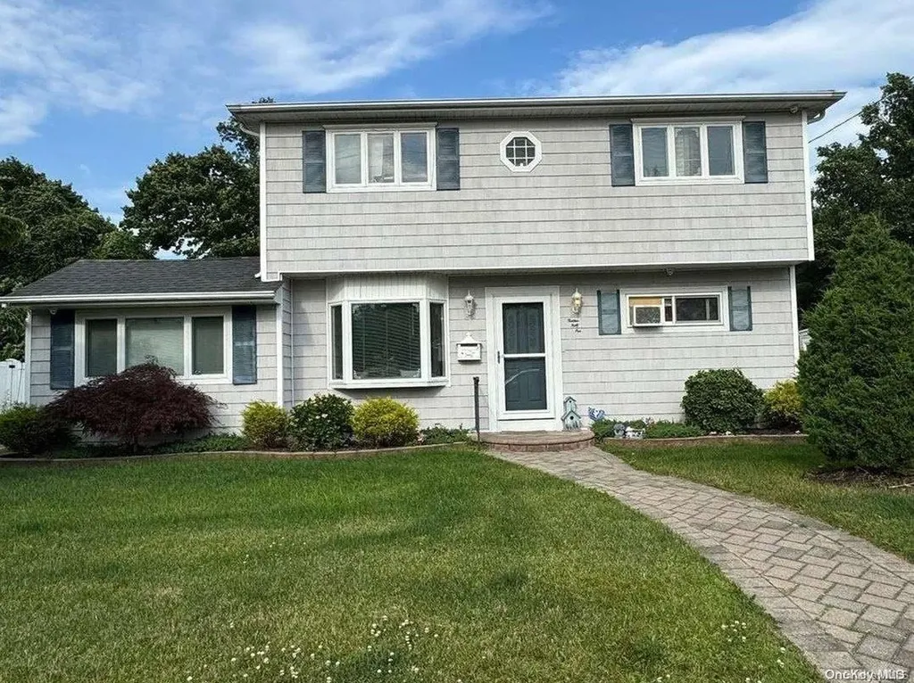 1345 Lombardy Boulevard Bay Shore NY 11706