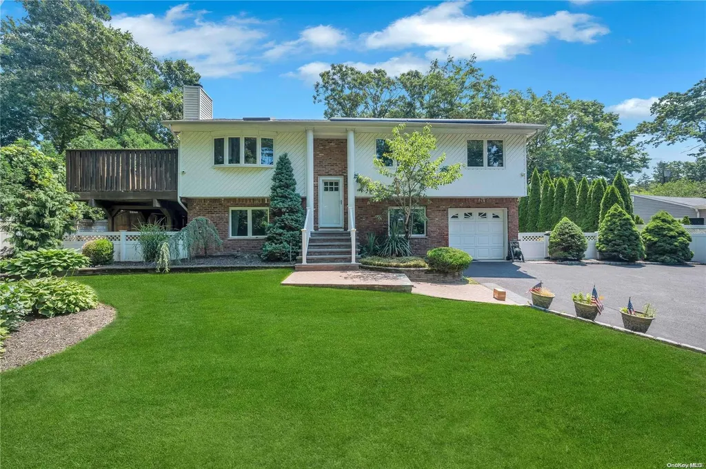 39 Friendly Road Smithtown NY 11787