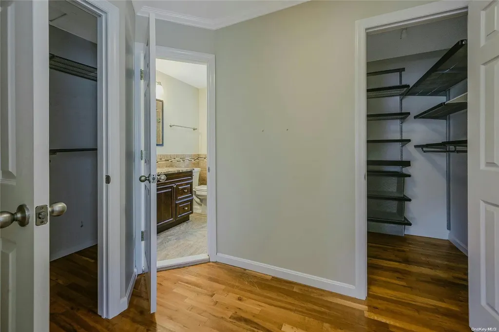 6 Gate Lane West Islip NY 11795