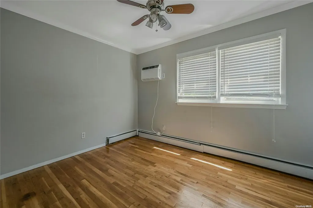 6 Gate Lane West Islip NY 11795