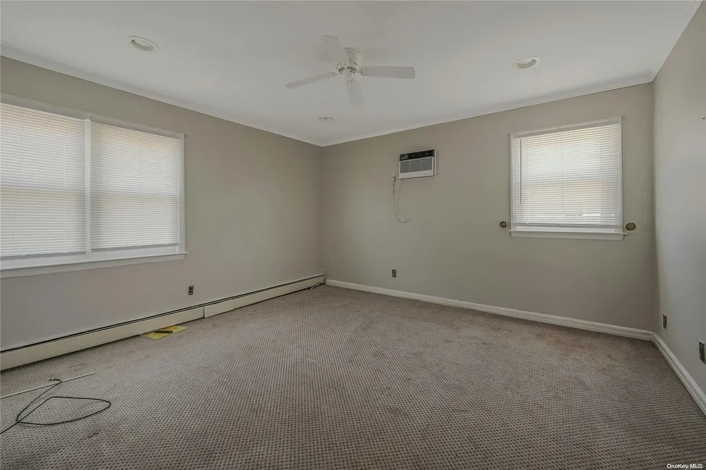 6 Gate Lane West Islip NY 11795