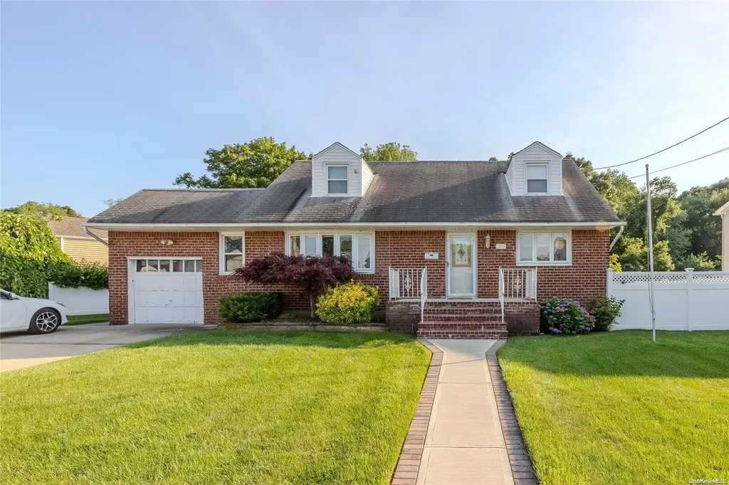 1219 Ott Lane Merrick NY 11566