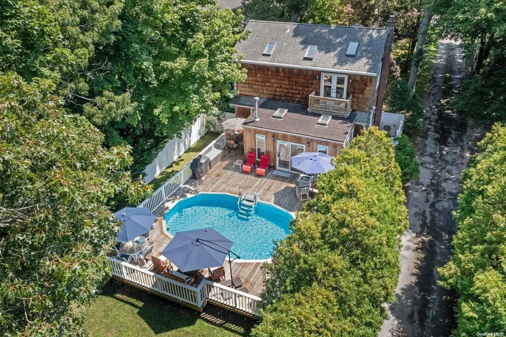 15 Baycrest Avenue Westhampton NY 11977
