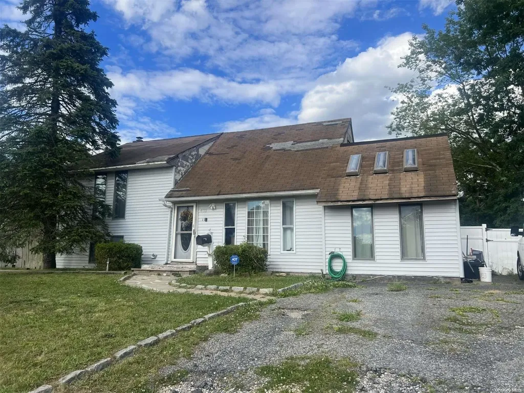 Central Islip NY 11722
